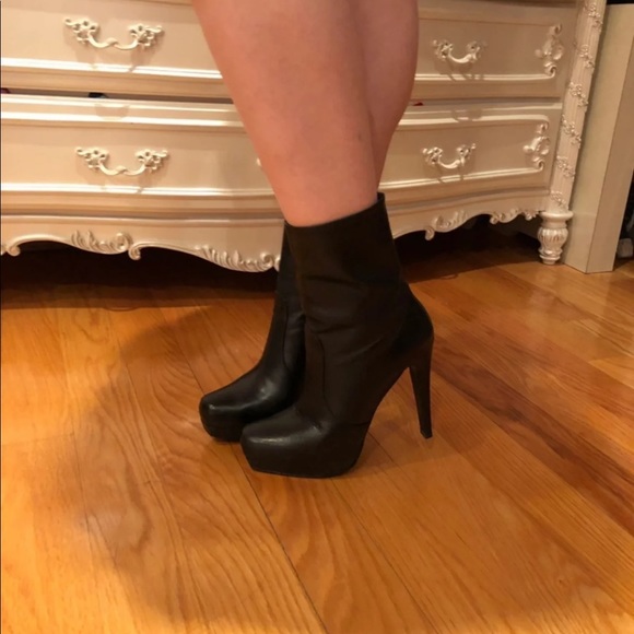 πHPπ New! Stuart Weizmann Black Platform Boots Size 7.5 - Picture 9 of 10